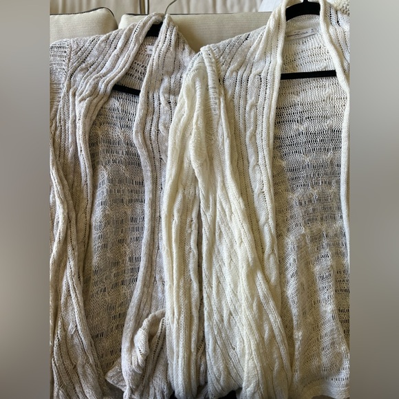 EUC! {Abercrombie & Fitch} A&F Handkerchief Knit Cardigan, Medium. WHITE / CREAM - Picture 2 of 7